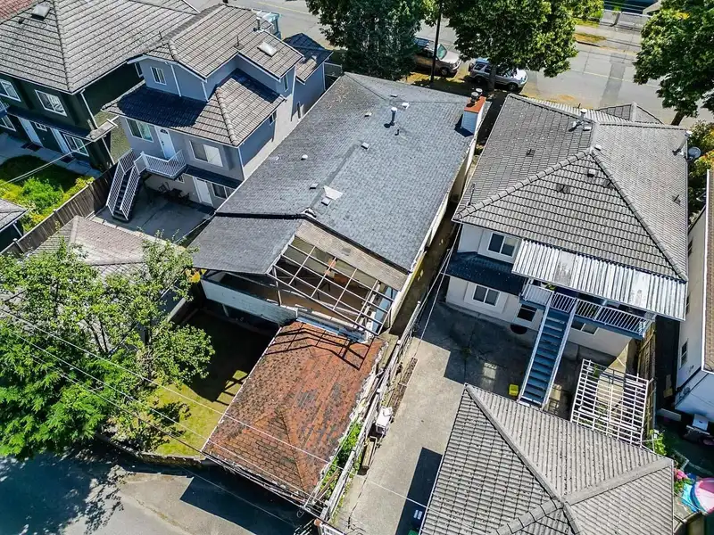 5033 MOSS STREET - photo 4 of 9