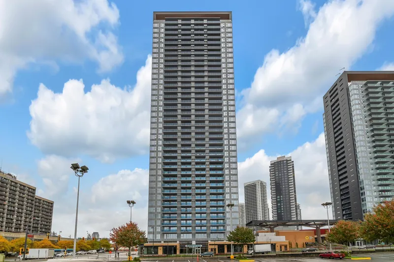 909 13615 FRASER WAY - photo 1 of 9