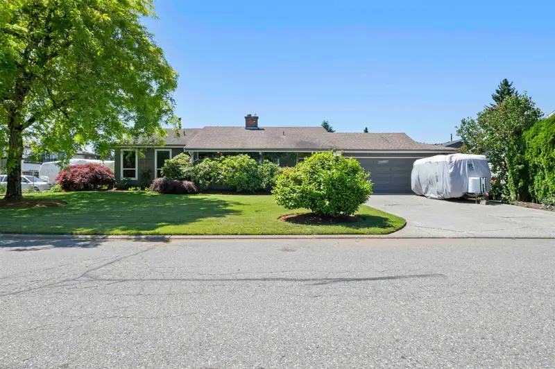 32721 BELLVUE CRESCENT - photo 1 of 40
