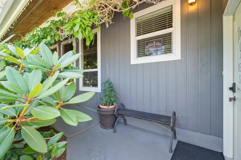 32721 BELLVUE CRESCENT - photo 4 of 40