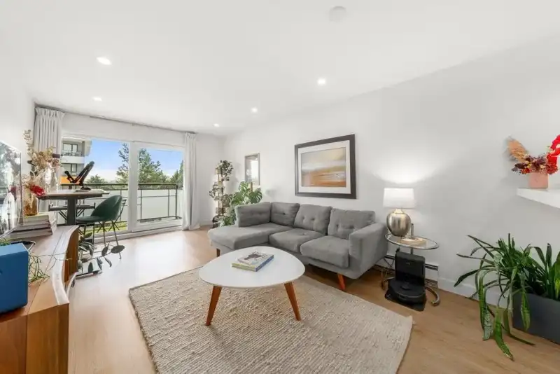 312 360 E 2ND STREET - photo 1 of 20