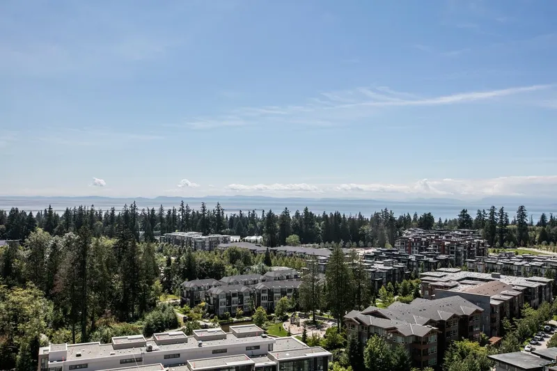 1908 3355 BINNING ROAD - photo 1 of 17