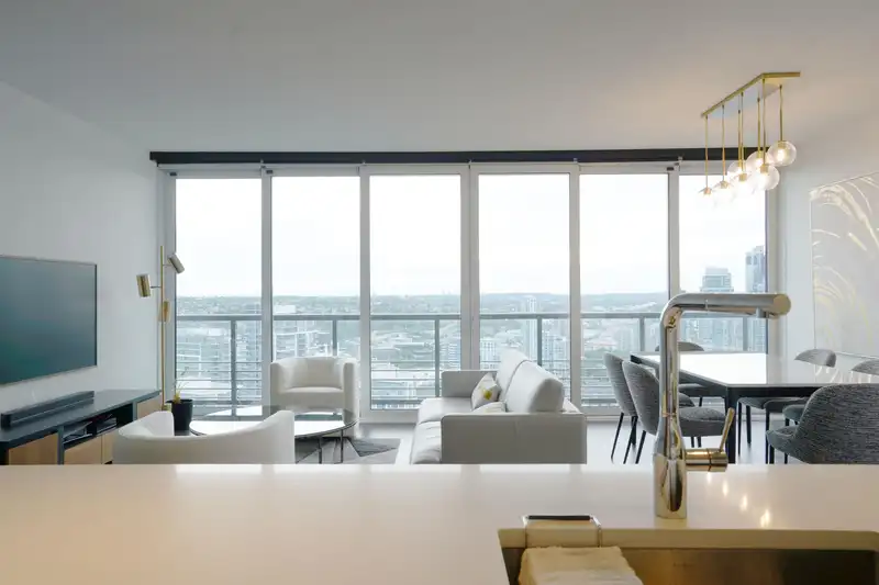 3803 4730 LOUGHEED HIGHWAY - photo 3 of 18