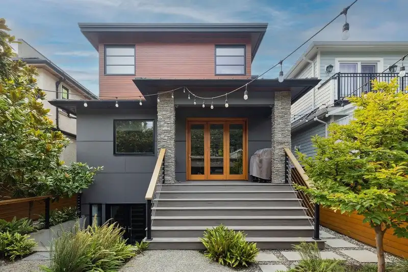 3963 W 20TH AVENUE - photo 4 of 40