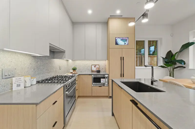 2 1945 E 13TH AVE AVENUE - photo 4 of 18