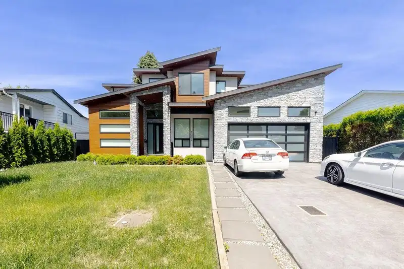 7002 W BREWSTER DRIVE - photo 1 of 36