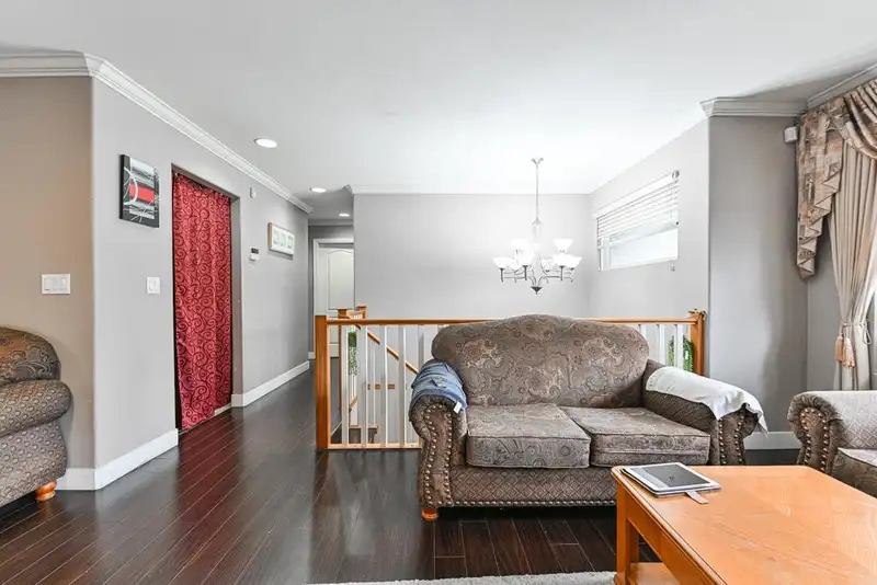 9687 120 STREET - photo 3 of 40