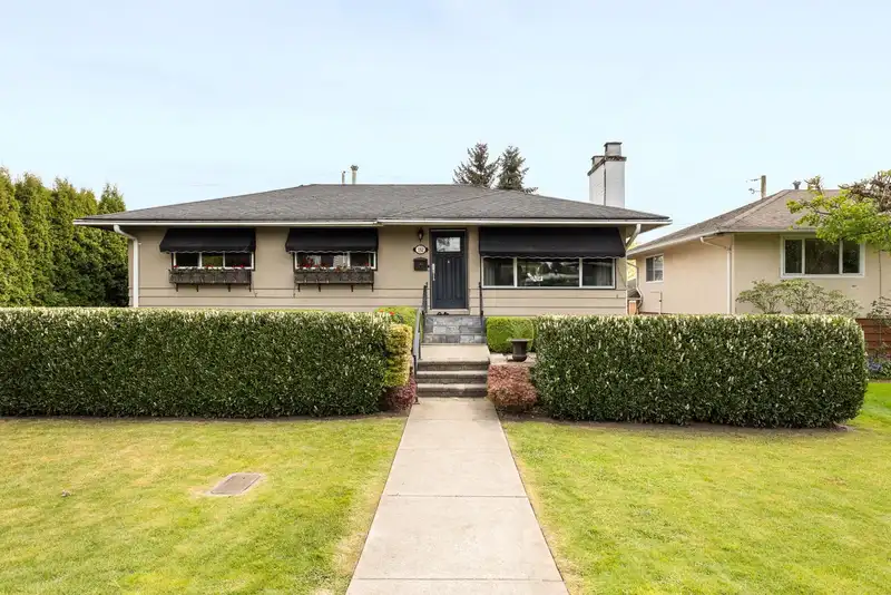 152 HARVEY STREET - photo 1 of 31