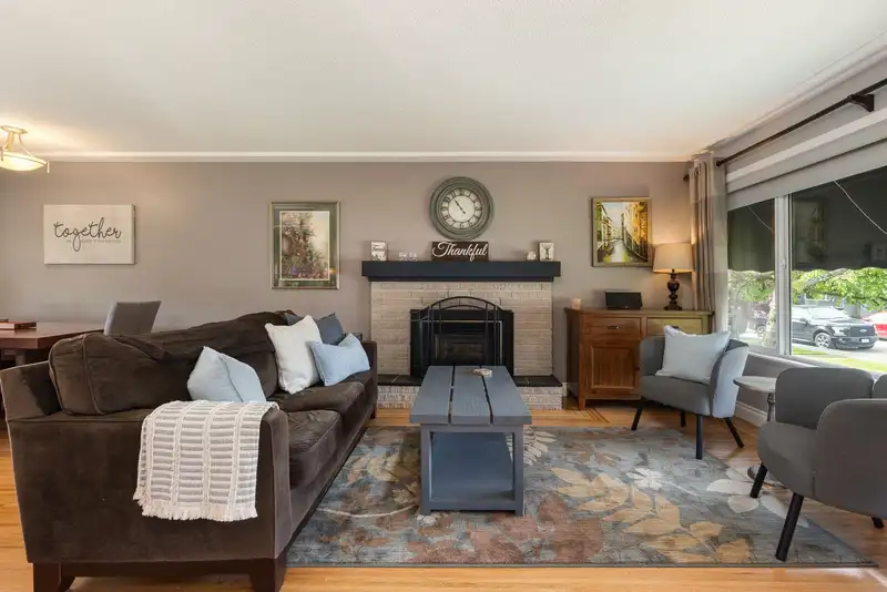 152 HARVEY STREET - photo 4 of 31