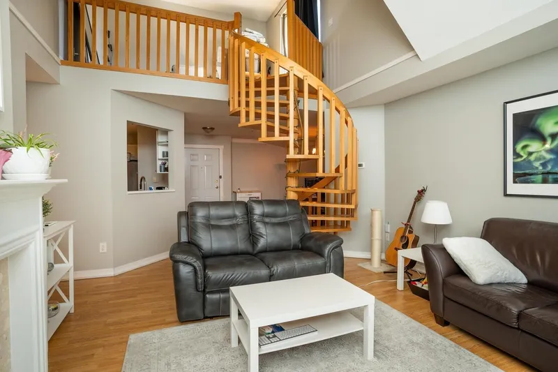 301 7151 121 STREET - photo 2 of 20