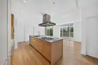 502 5782 BERTON AVENUE - thumbnail 3