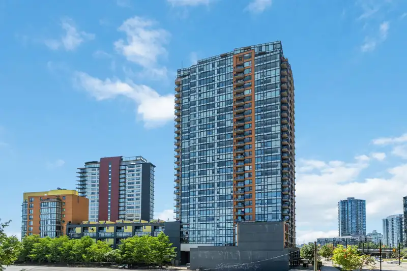 1001 33 SMITHE STREET - photo 1 of 32