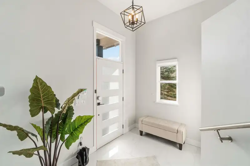 108 SYCAMORE DRIVE - photo 2 of 40