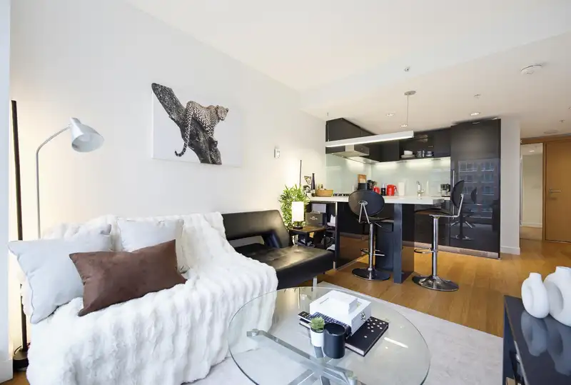 1711 777 RICHARDS STREET - photo 1 of 33