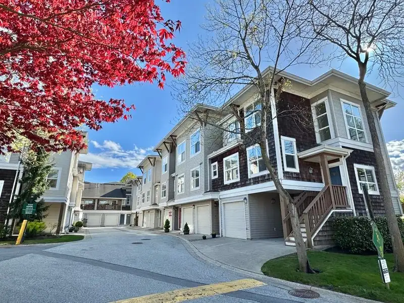 2 7111 LYNNWOOD DRIVE - photo 1 of 32