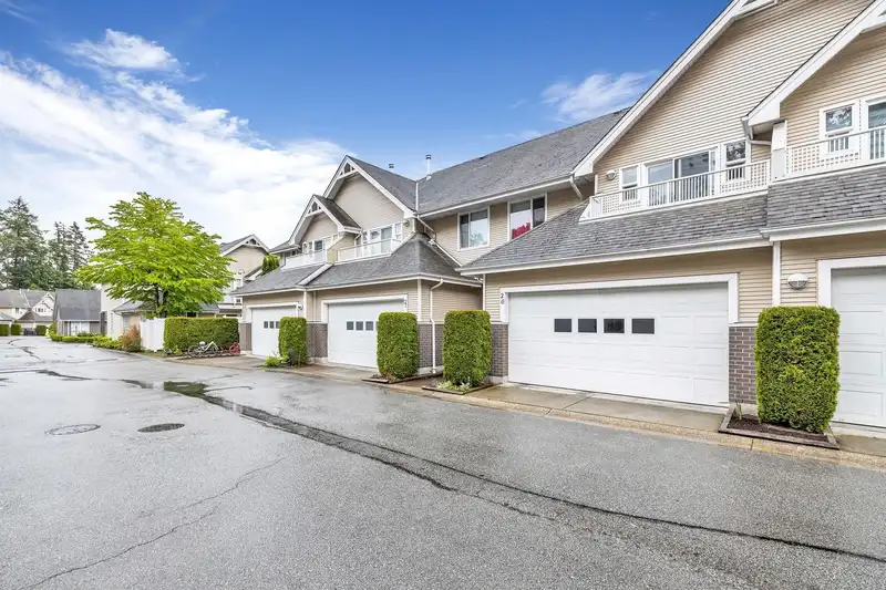26 13918 58 AVENUE - photo 3 of 33
