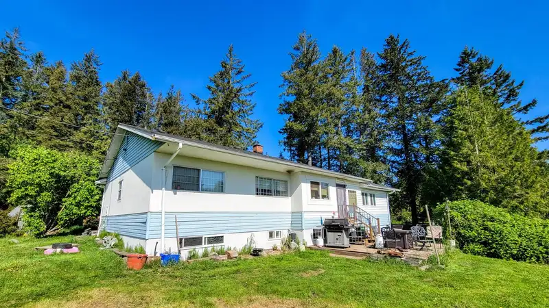 782 240 STREET - photo 3 of 25
