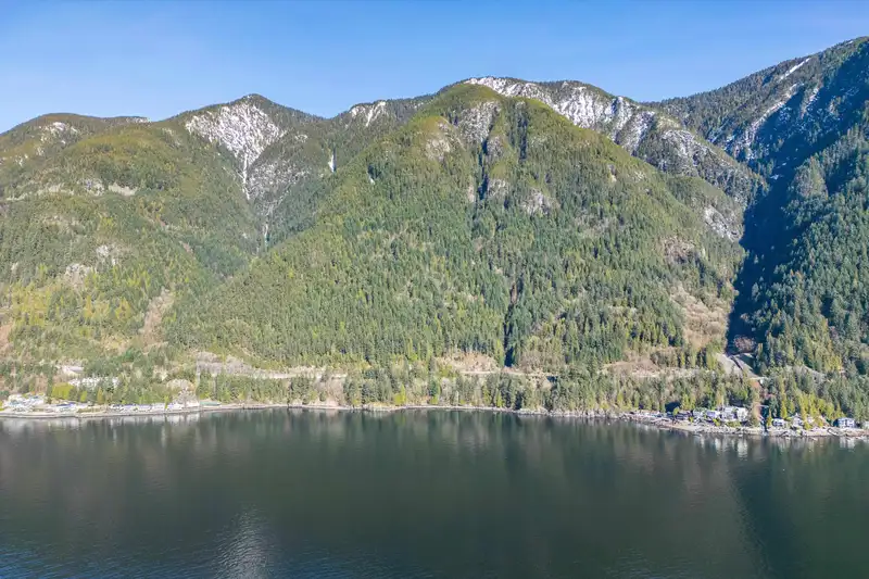 5383 HOWE SOUND - photo 4 of 15
