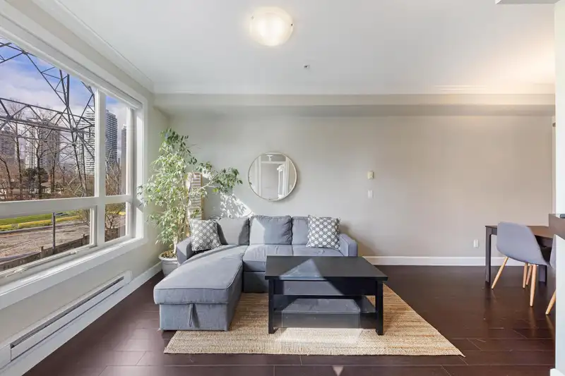 327 13897 FRASER HIGHWAY - photo 4 of 16
