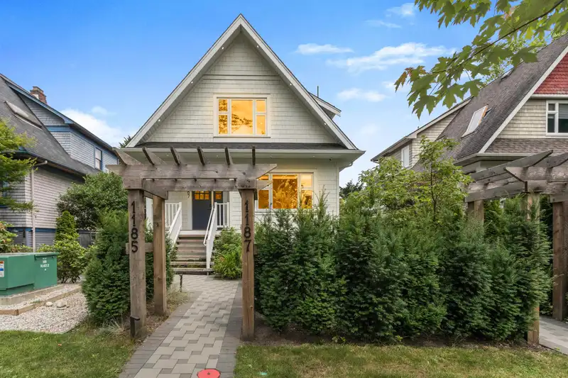 1187 E 15TH AVENUE - photo 2 of 38