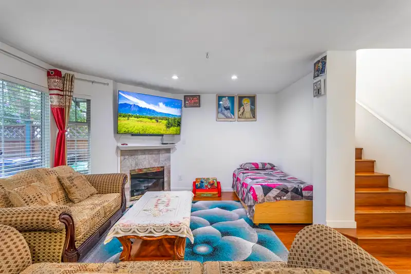 121 8655 KING GEORGE BOULEVARD - photo 4 of 30
