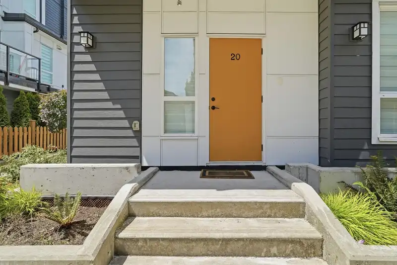 20 18855 72 AVENUE - photo 3 of 31