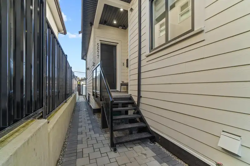 5577 STAMFORD STREET - photo 2 of 30