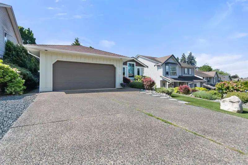 35194 CHRISTINA PLACE - photo 4 of 40