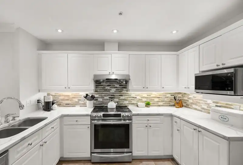 302 22015 48 AVENUE - photo 3 of 31