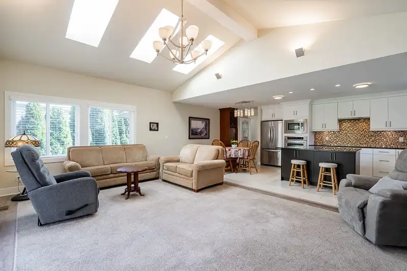 1588 LYNN VALLEY ROAD - photo 4 of 34