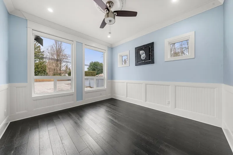 11046 80 AVENUE - photo 2 of 25