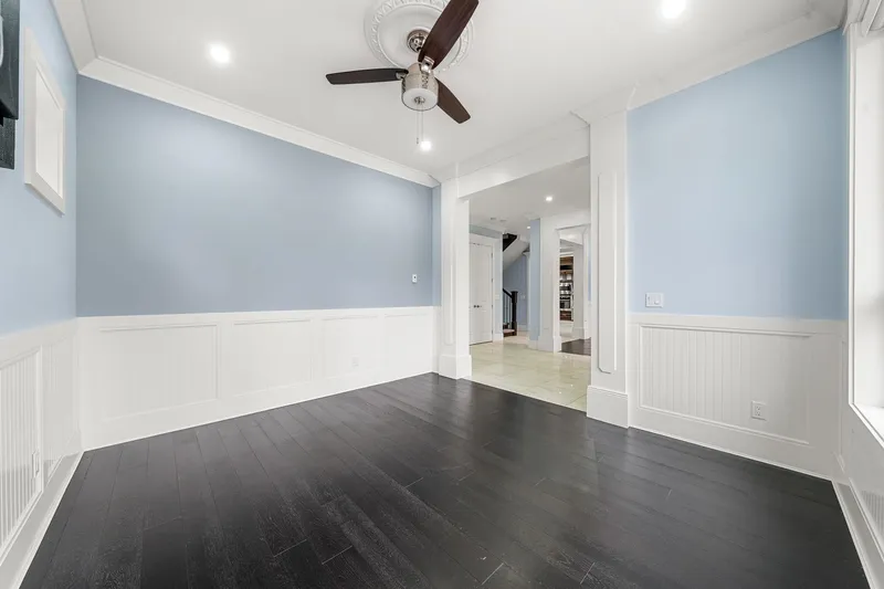 11046 80 AVENUE - photo 4 of 25