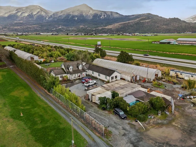 8450 BANFORD ROAD - photo 1 of 25