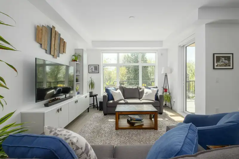 111 747 E 3RD STREET - photo 4 of 40