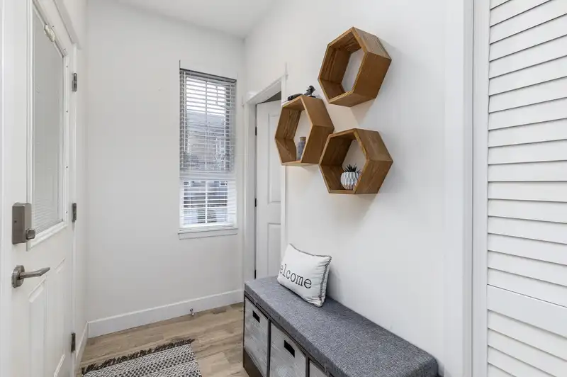 73 7088 191 STREET - photo 2 of 33
