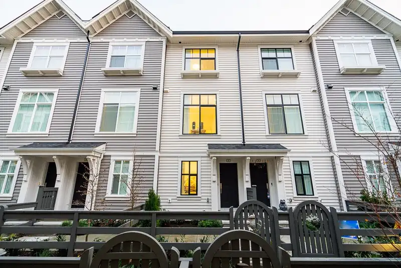 13 14151 58A AVENUE - photo 1 of 33