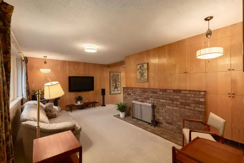 6390 WINCH STREET - photo 2 of 35
