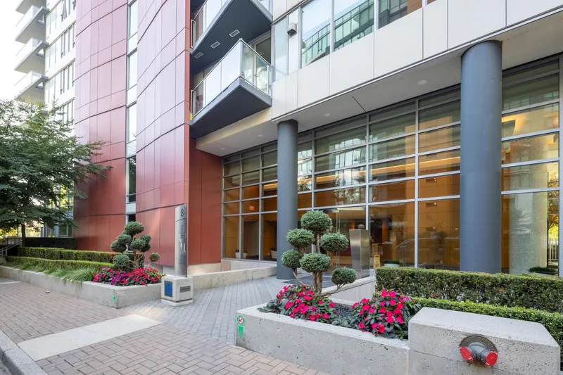 2501 8 SMITHE MEWS - photo 2 of 25