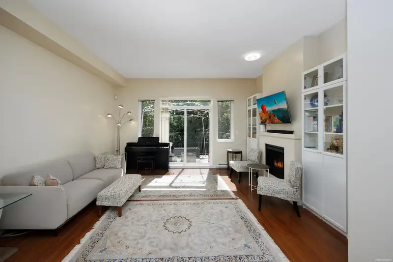 29 1125 KENSAL PLACE - photo 3 of 30