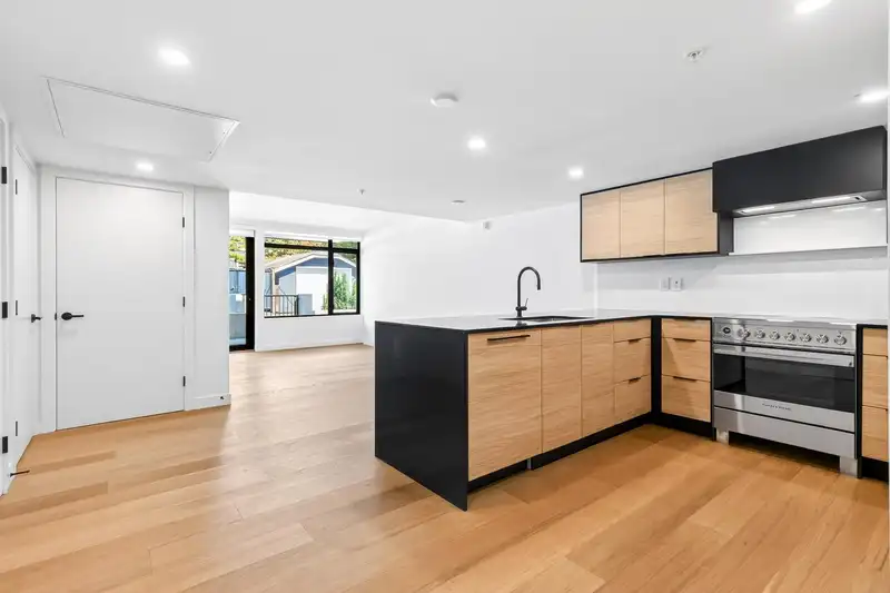 103 6485 MANITOBA STREET - photo 2 of 34