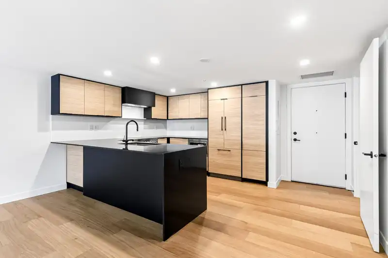 103 6485 MANITOBA STREET - photo 3 of 34