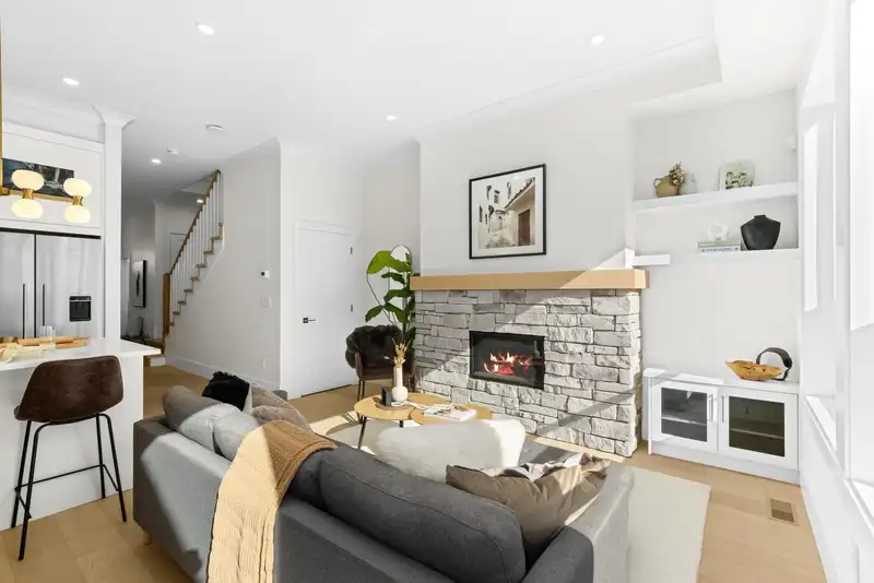 101 16622 18A AVENUE - photo 4 of 30