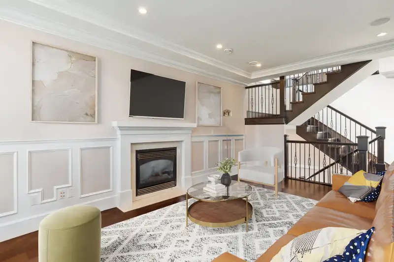 4536 MIDLAWN DRIVE - photo 3 of 39