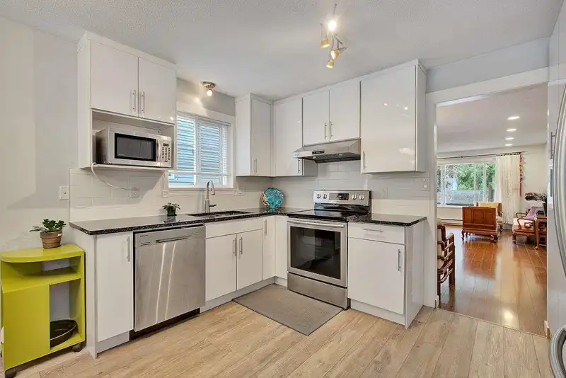 11820 STAPLES CRESCENT - photo 2 of 28