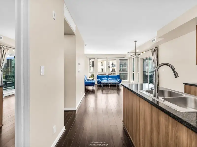 392 4133 STOLBERG STREET - photo 4 of 40