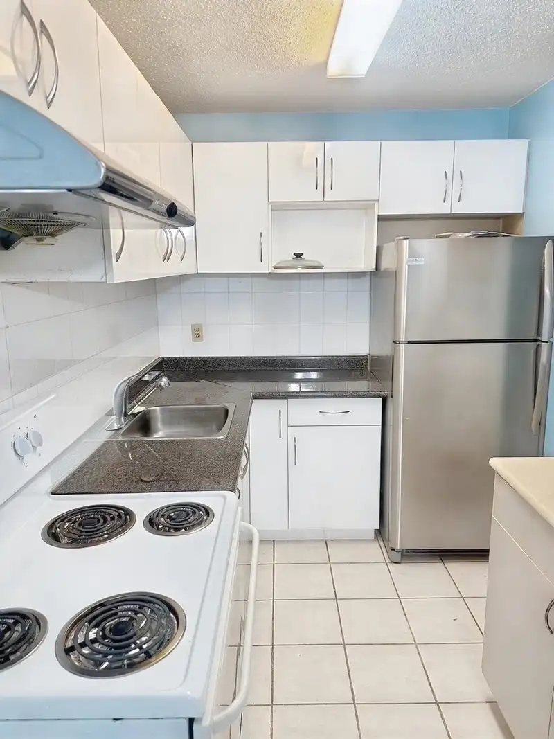 114 6420 BUSWELL STREET - photo 3 of 14
