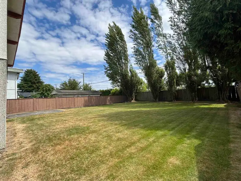 6300 CONSTABLE DRIVE - photo 1 of 18