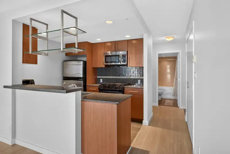 906 455 BEACH CRESCENT - photo 2 of 39