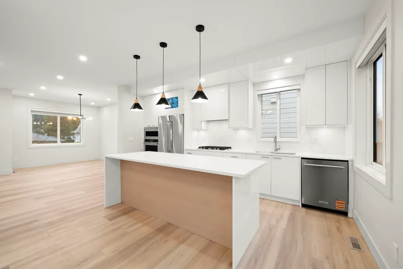 3 3881 HURST STREET - photo 1 of 25