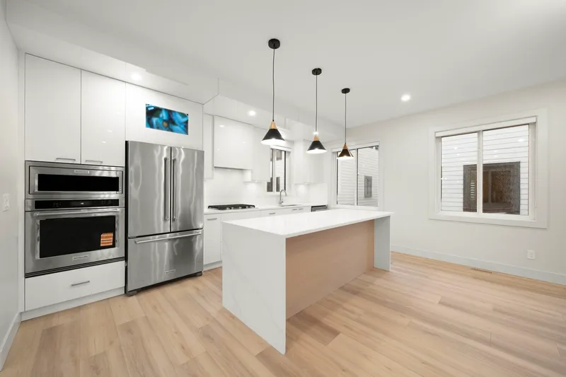 3 3881 HURST STREET - photo 4 of 25